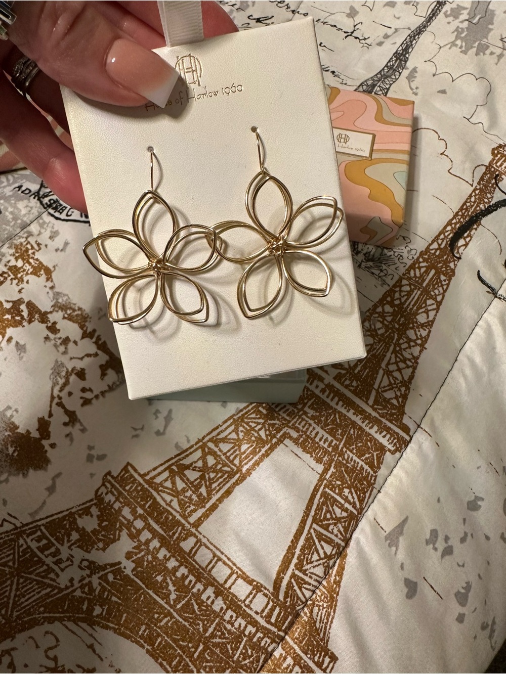 🌸 NWOT! 🌸House of Harlow 1960 Gold Open Petal Dangle Earrings